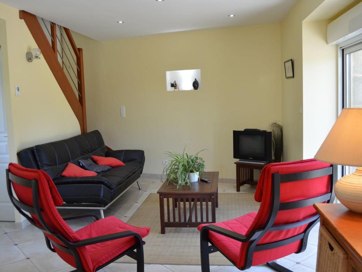 Cosy Chalet With Private Garden In Normandy Isigny-le-Buat Buitenkant foto