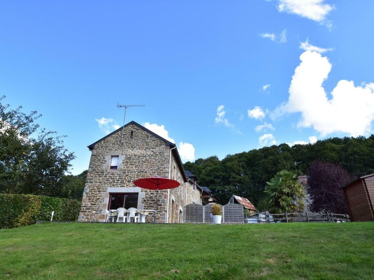 Cosy Chalet With Private Garden In Normandy Isigny-le-Buat Buitenkant foto